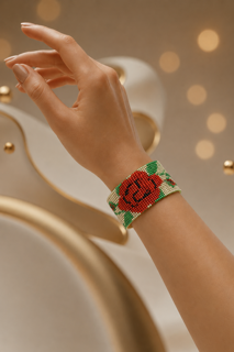 دست‌بند منجوق‌بافی دست‌ساز طرح گل رز کلاسیک